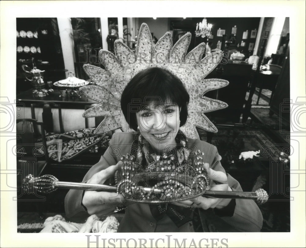 1995 Ann Gutherie and Mardi Gras King Crown and Scepter, Mardi Gras - Historic Images