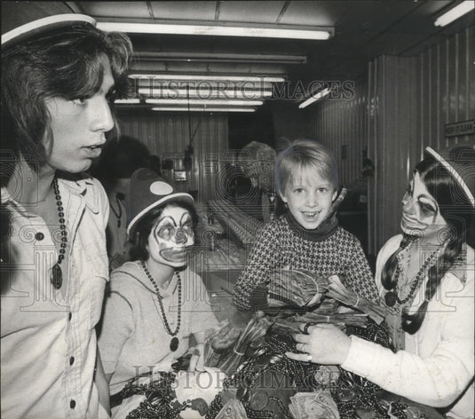 1975 New Orleans Mardi Gras - Historic Images