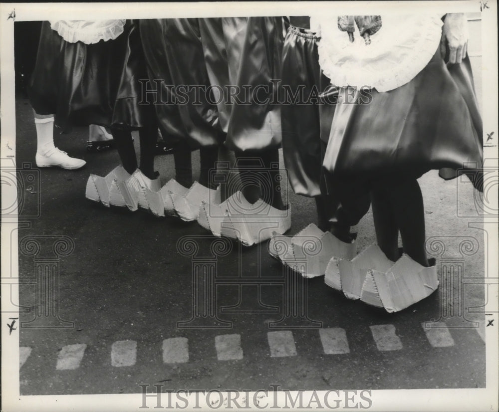 1960 New Orleans Mardi Gras dutch shoes  - Historic Images