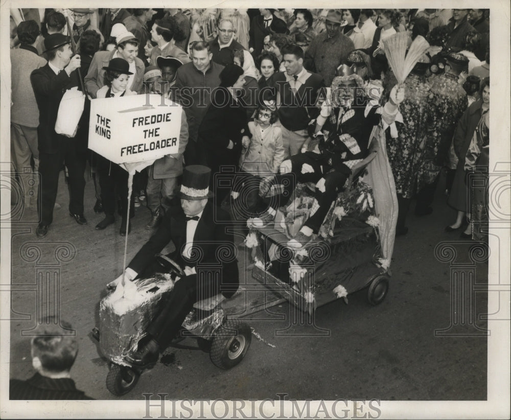 1960 New Orleans Mardi Gras parade float  - Historic Images