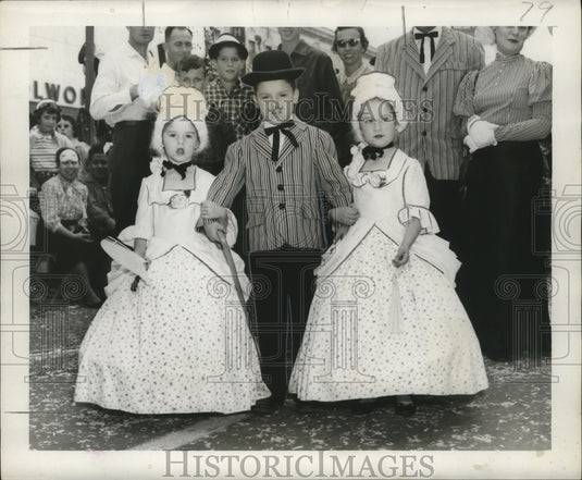 1957 New Orleans Mardi Gras kids in "old" costumes  - Historic Images