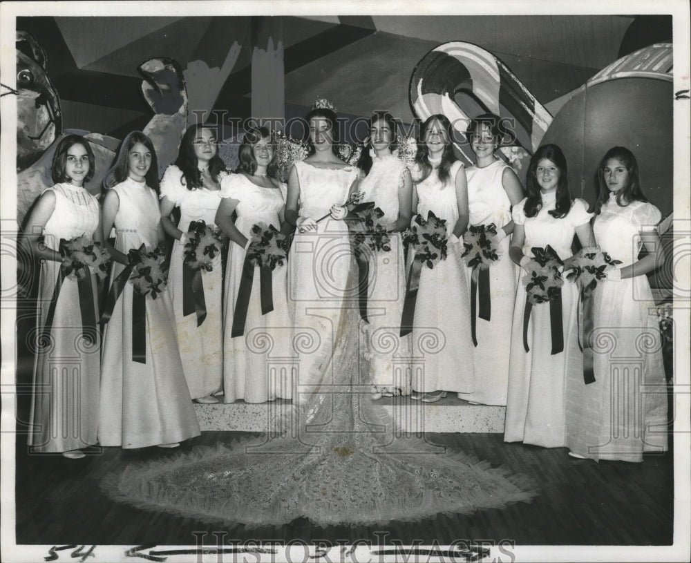 1970 Queen and Maids of Squires Ball, Mardi Gras, New Orleans - Historic Images