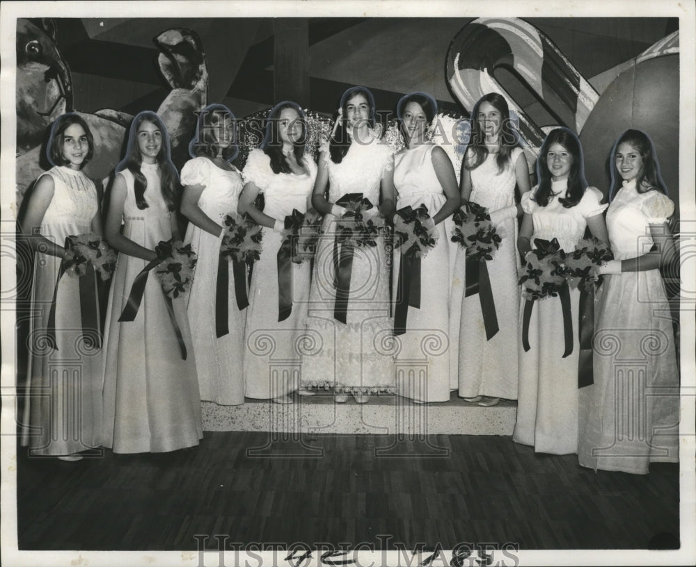 1970 New Orleans Mardi Gras Squires Ball court maids  - Historic Images