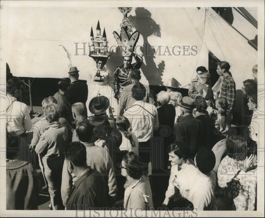 1968 Interesting head wear takes stage during Mardi Gras  - Historic Images