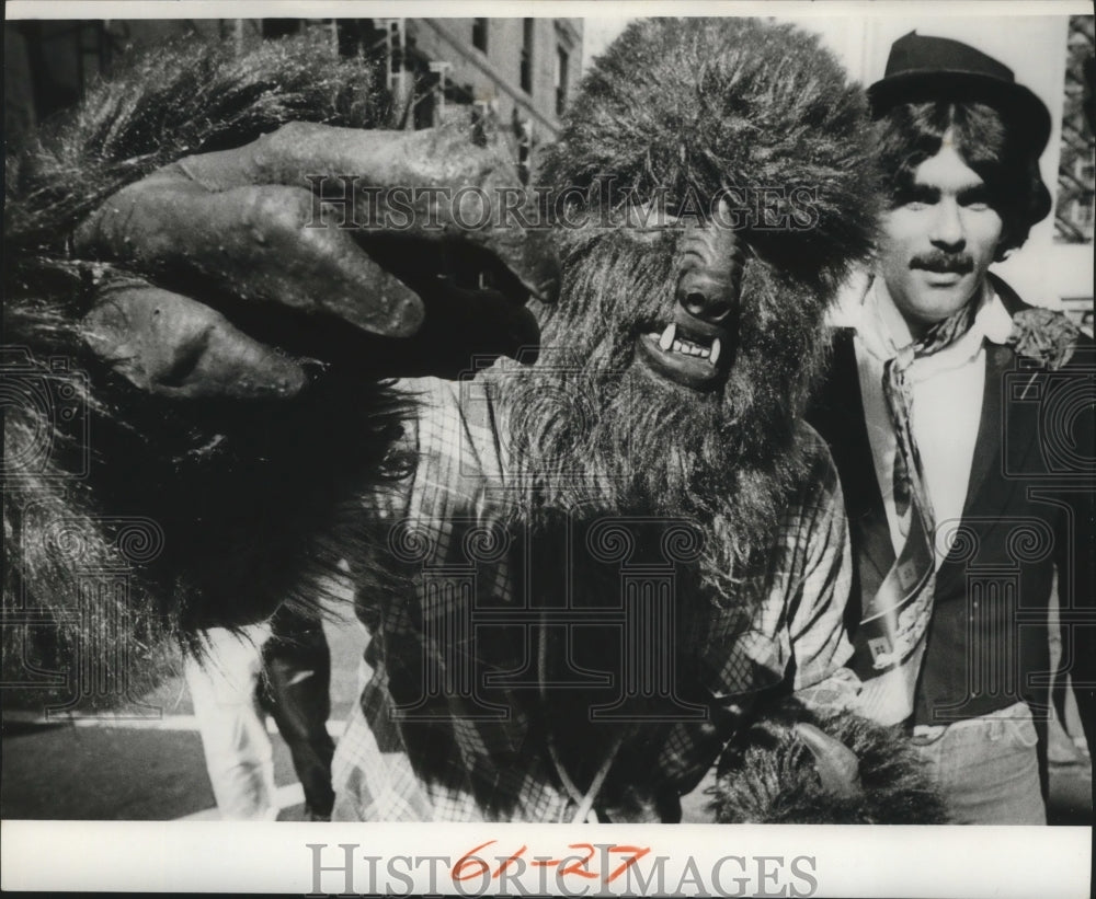 1978 werewolf costume in New Orleans, Louisiana for Mardi Gras - Historic Images