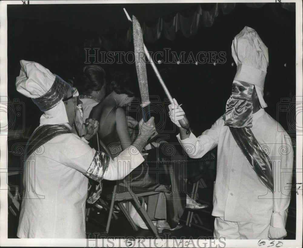 1971 Press PhotoTwelfth Night Ball - Historic Images