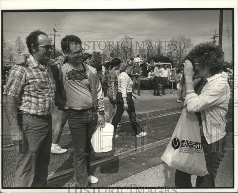 1984 Hartsell&#39;s meet Richard Peryea at Mardi Gras parade New Orleans - Historic Images