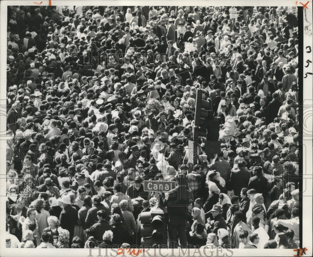 1976 Crowd at Mardi Gras on Canal Street New Orleans  - Historic Images