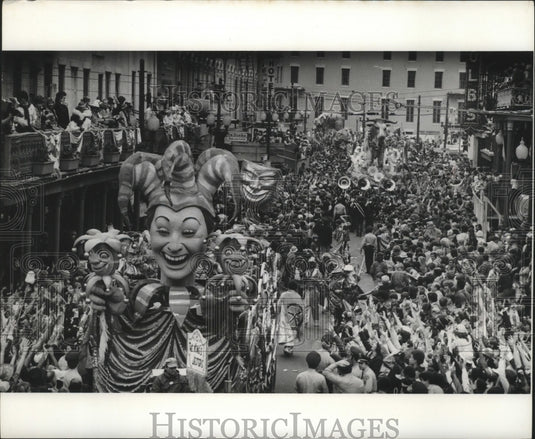 1988 View of Floats & Crowd at Carnival on Canal Street New Orleans - Historic Images