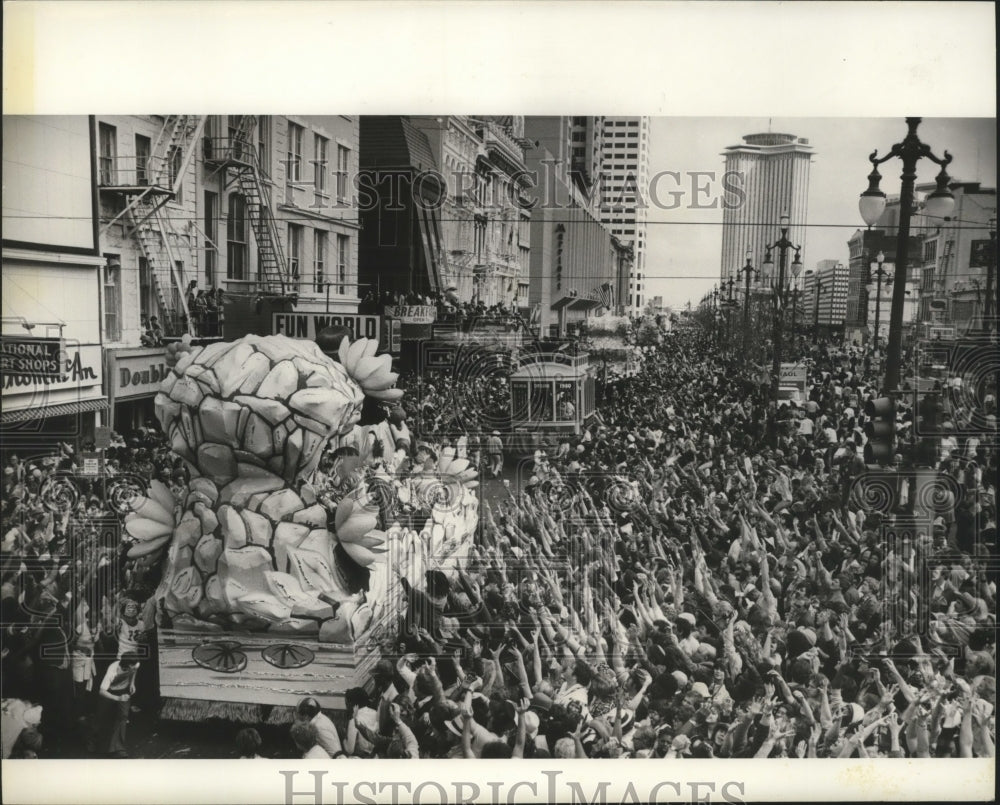 1988 Carnival Crowd Reaches for Beads at Float in New Orleans - Historic Images