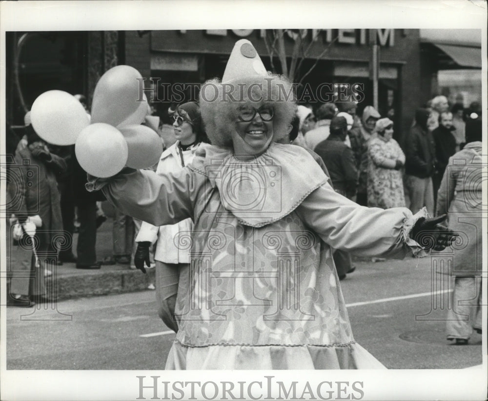 1978 Carnival Masker Clown with Balloons in New Orleans  - Historic Images