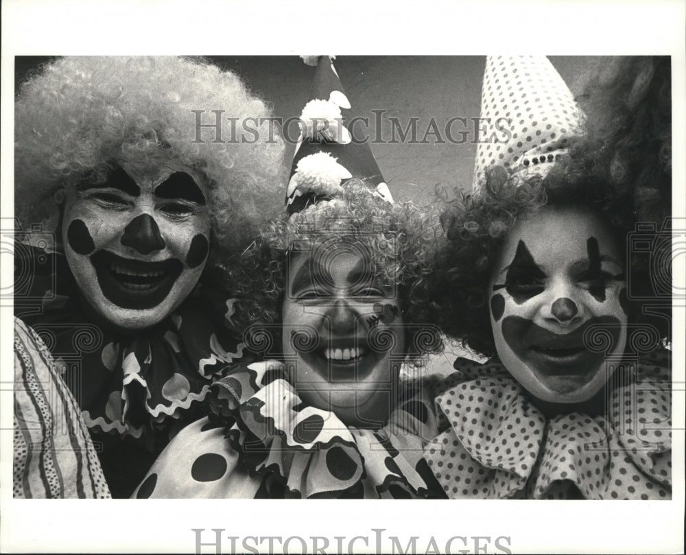 1987 Clowns Smiling at Mardi Gras, New Orleans  - Historic Images