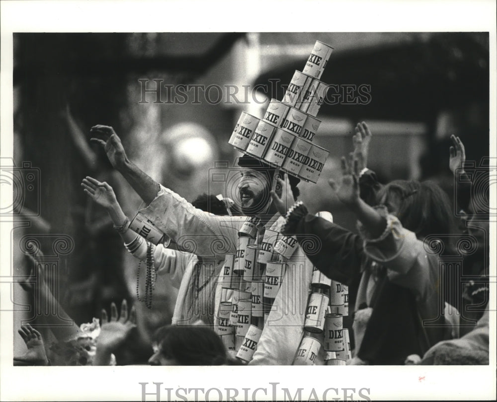 1985 Wayne Arena from N.O. East goes for some throws.  - Historic Images