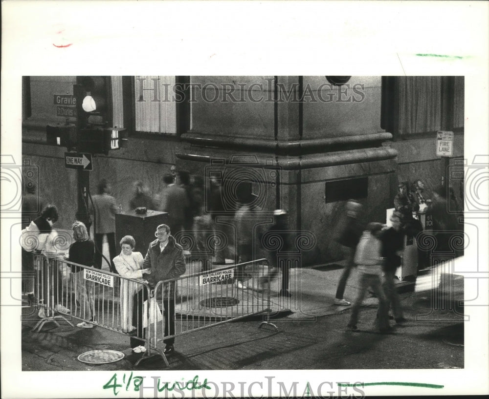 1985 Floy and Bob Sovinec from Indiana wait for the parade to start - Historic Images