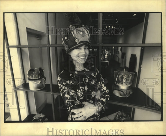 1992 Carnival designer Oliver wearing one of her King's Crowns. - Historic Images