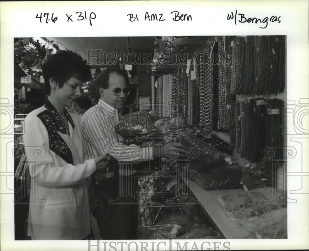 1994 Josie Adams and Joey Difatta pick out beads from Carnival Mart - Historic Images