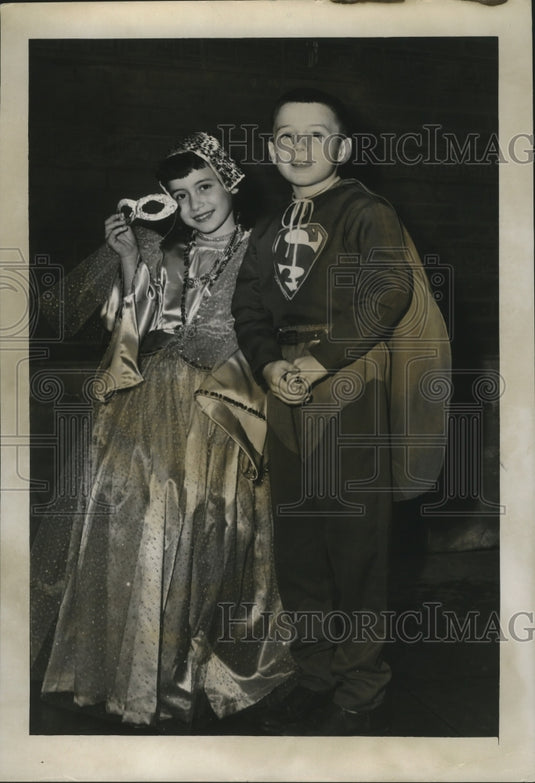 1955 Children in costume in celebration of Mardi Gras  - Historic Images
