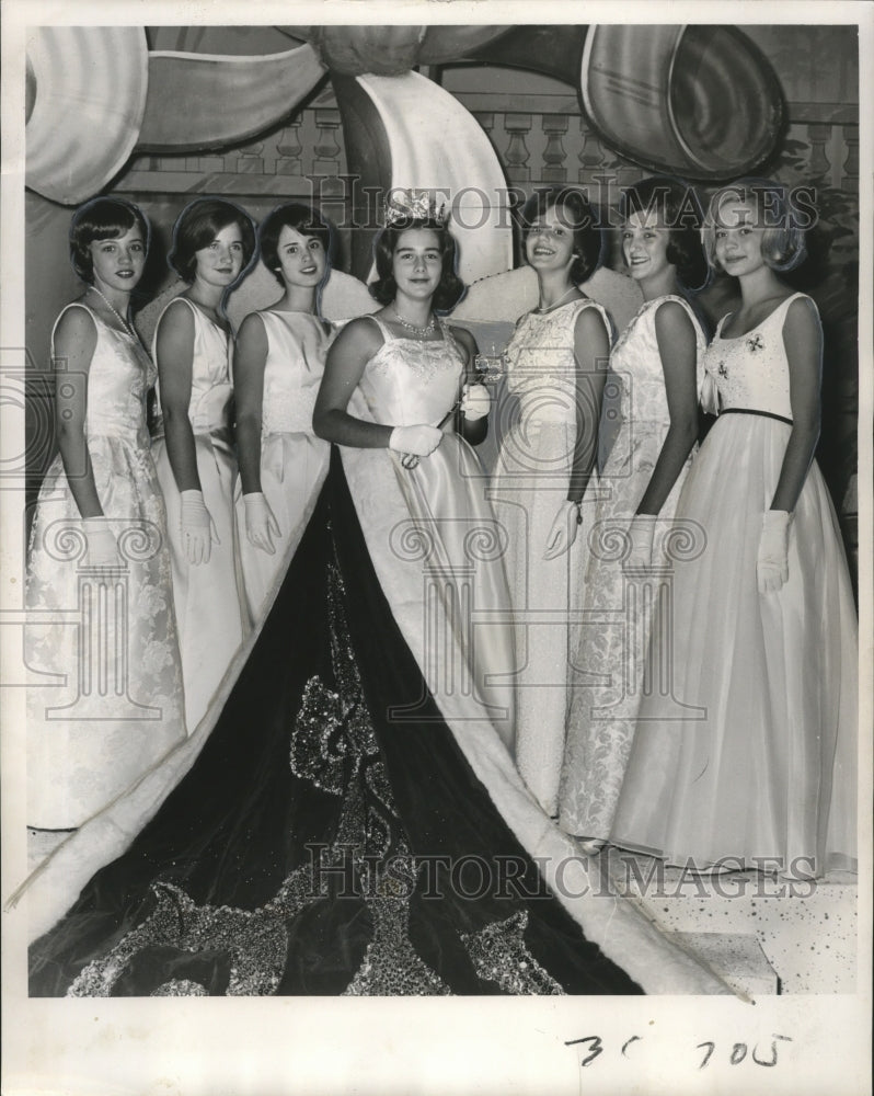 1963 Court Maids and Queen of Squires at Masquerade Ball, Mardi Gras - Historic Images