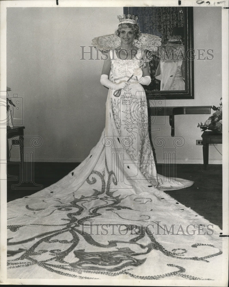 1970 Carnival Ball Queen  - Historic Images