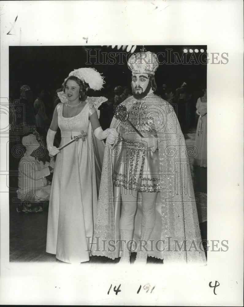 1977 Carnival Ball Twelfth Night Revelers King and Queen. - Historic Images