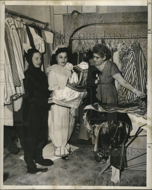 1956 Carnival costumes - Historic Images