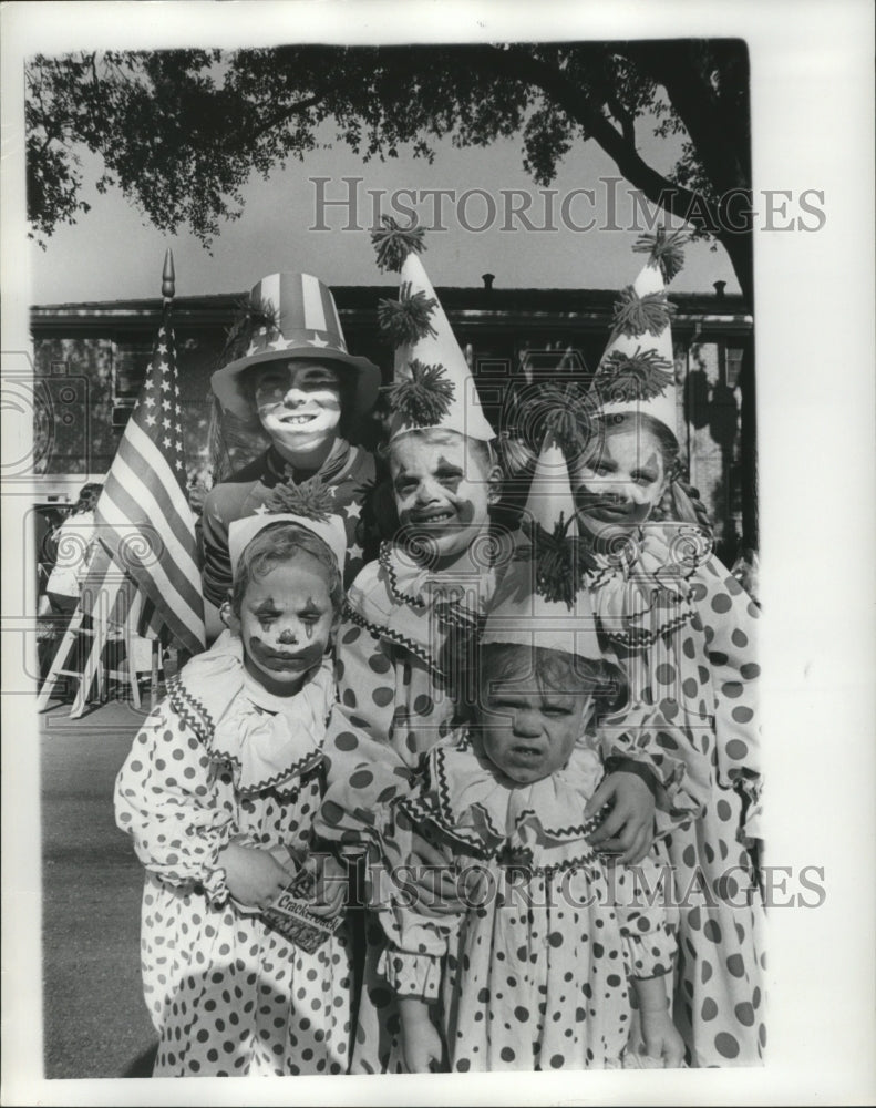 1975 Carnival  - Historic Images