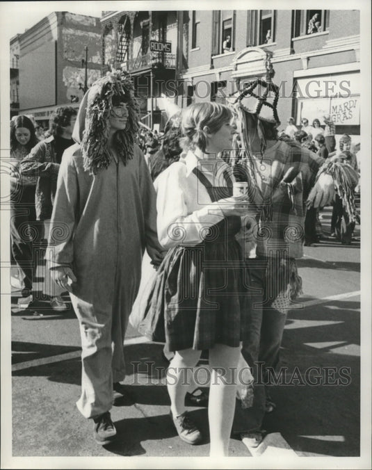 1975 Carnival Maskers as Dorothy, Lion & Scarecrow in New Orleans - Historic Images