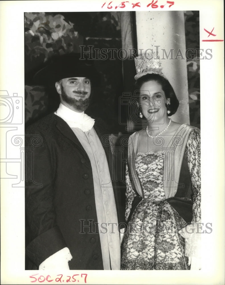 Mrs. Joseph T. Lykes III and her Consort in New Orleans  - Historic Images