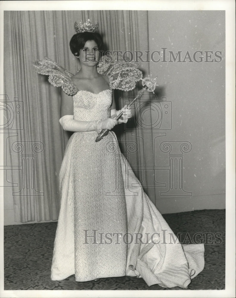 1969 New Orleans Mardi Gras Olympia Ball Queen Michelle Ann Tublier - Historic Images