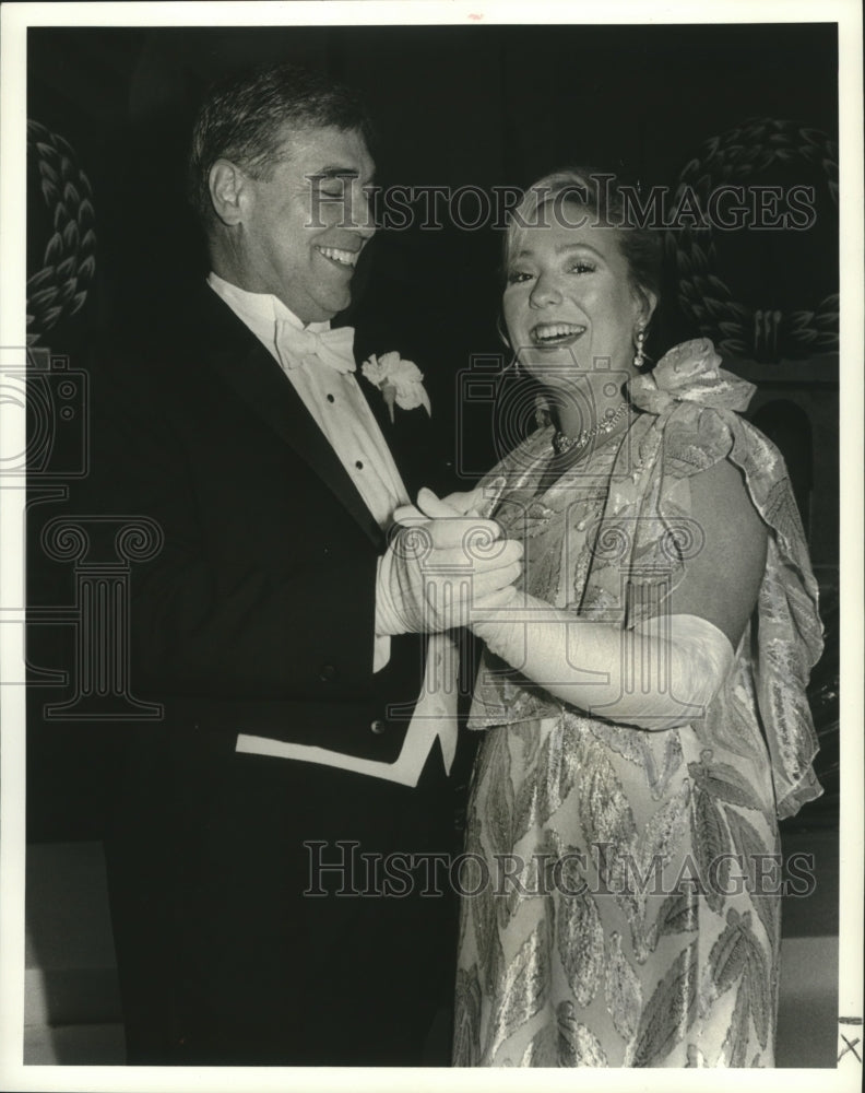 1986 New Orleans Mardi Gras Olympia Ball Marquez&#39; dancing - Historic Images