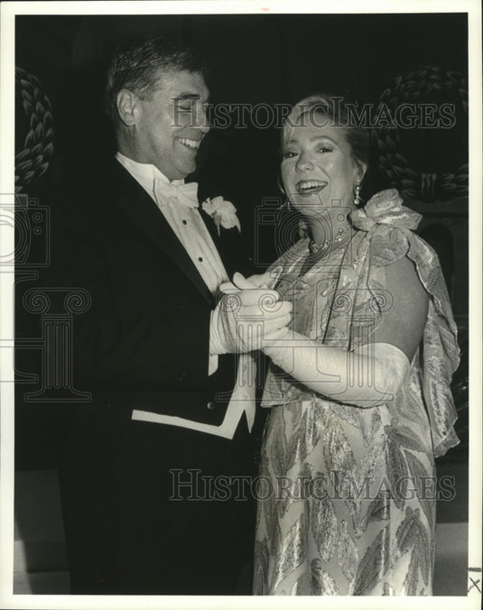 1986 New Orleans Mardi Gras Olympia Ball Marquez' dancing - Historic Images