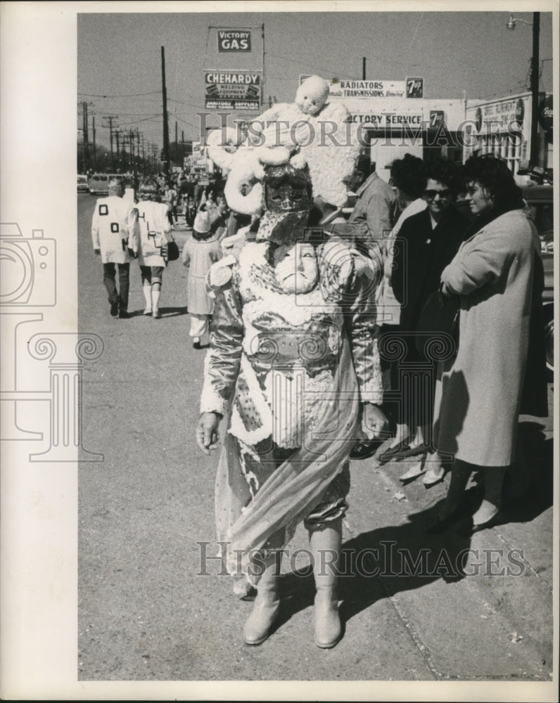 1963 New Orleans Mardi Gras baby hat costume  - Historic Images