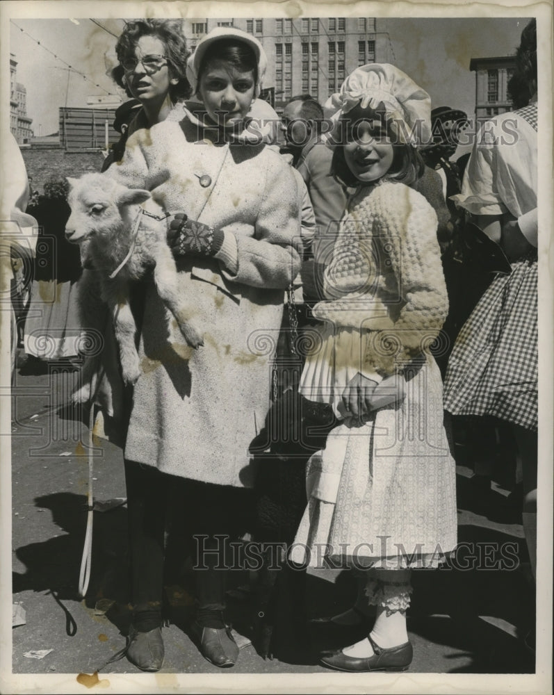 1963 New Orleans Mardi Gras children in costume  - Historic Images