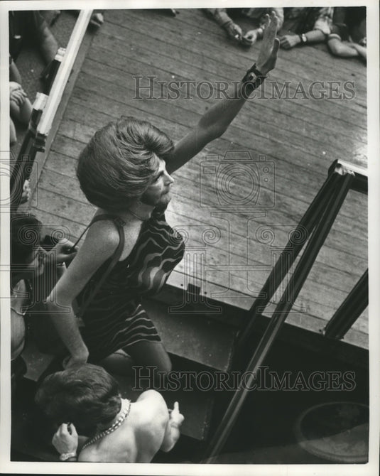 New Orleans Mardi Gras carnival crowds  - Historic Images