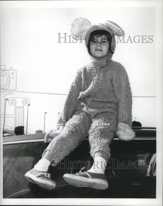 1969 New Orleans Mardi Gras carnival crowds  - Historic Images