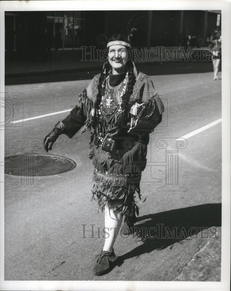 1969 New Orleans Mardi Gras Carnival indian costume  - Historic Images