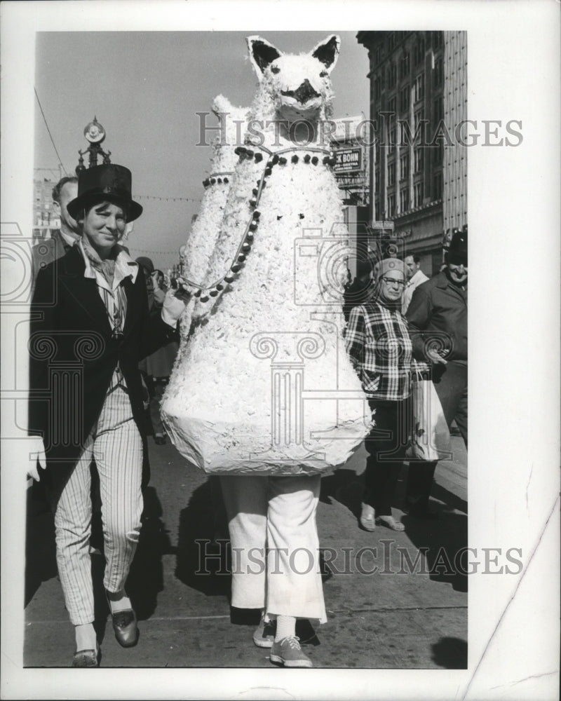 1970 Carnival Creatures - Historic Images