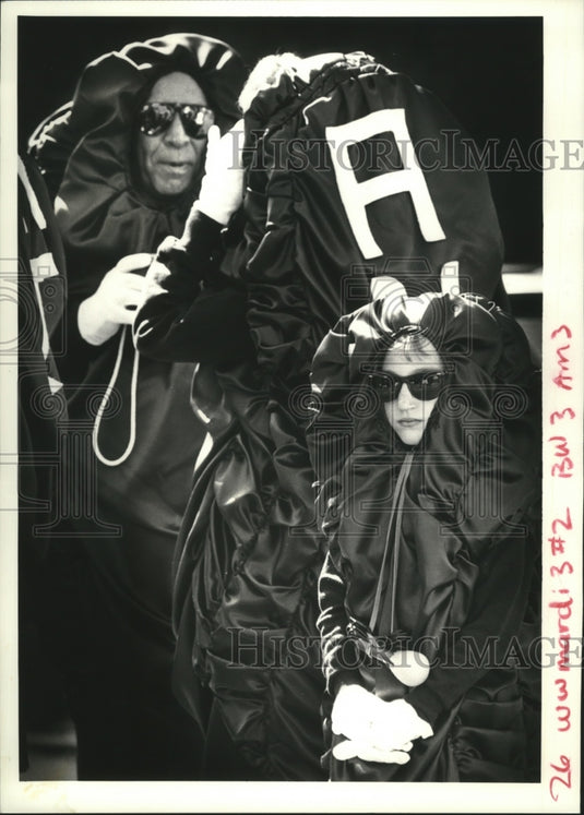 1988 New Orleans Mardi Gras Carnival raisin costumes from Gretna - Historic Images