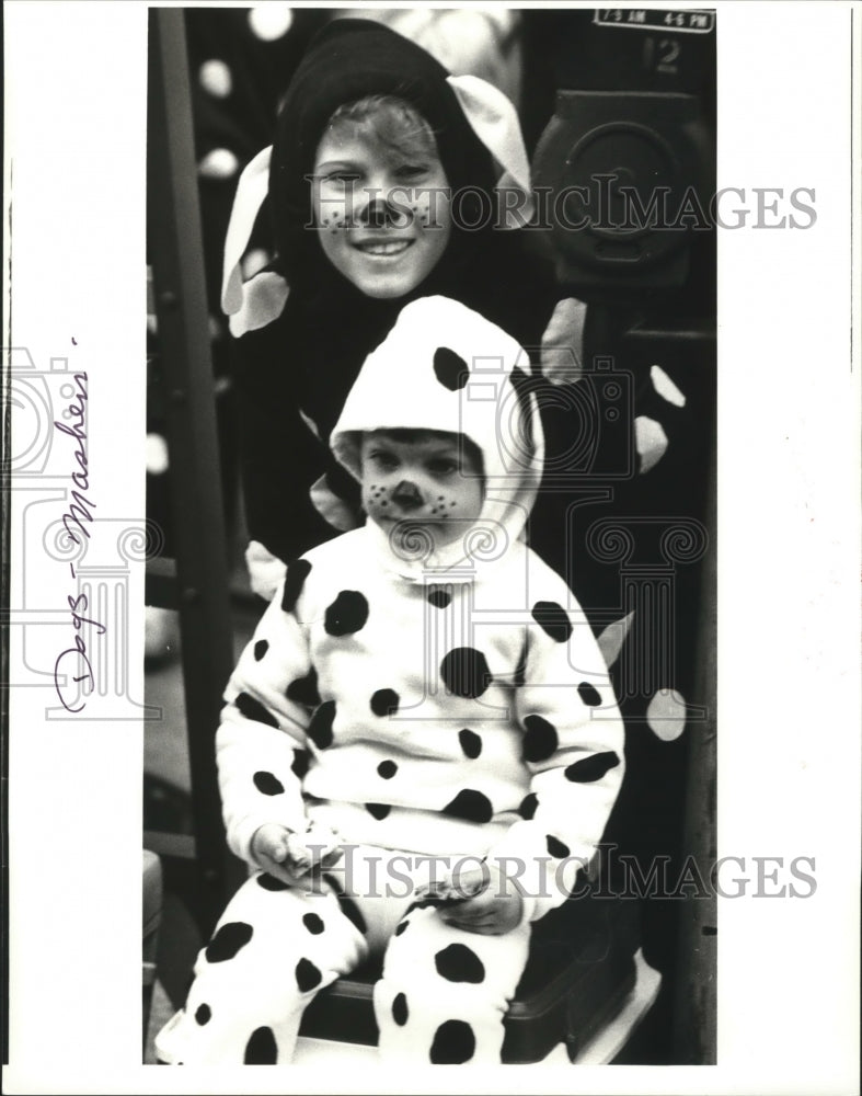 1988 New Orleans Mardi Gras Carnival costumes  - Historic Images