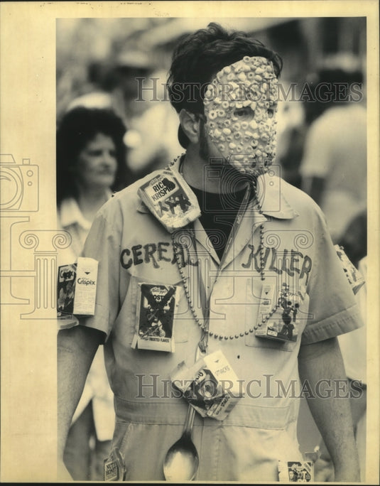 1992 Cereal killer Paul Arceneaux on Bourbon Street - Historic Images