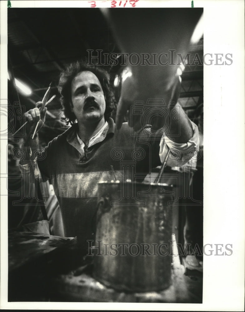 1988 Man Painting a Carnival Float for New Orleans Parade - Historic Images