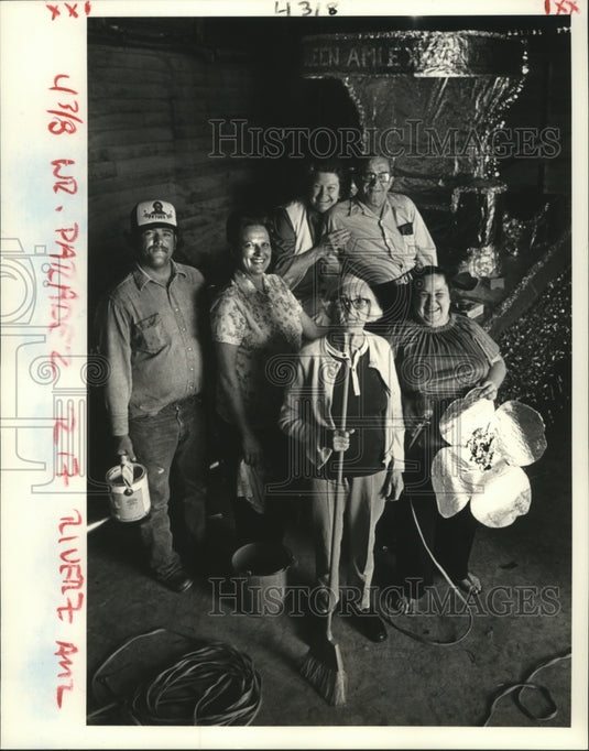 1984 Dennis Sovoie, Virgie & Harold LaValley Work on Parade Float - Historic Images