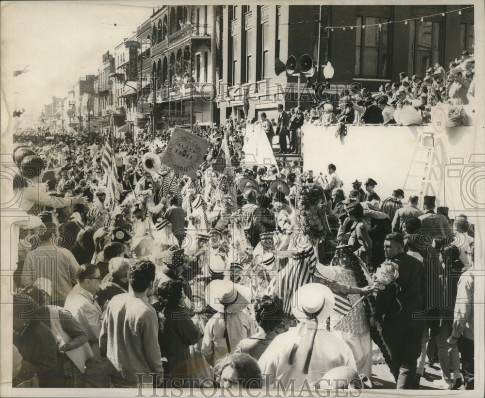 1970 Garden Dist. Marching Club, Carnival, Mardi Gras, New Orleans - Historic Images