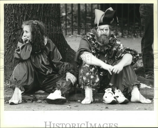 1995 John & Eileen Critchfield Wait for Bards of Bohemia Parade - Historic Images