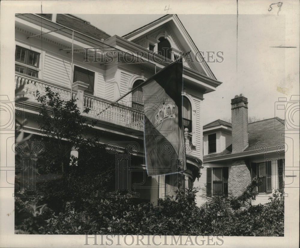 1953 Mardi Gras Queens residence - Historic Images