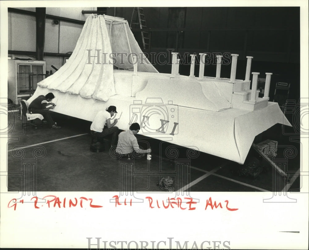 1984 New Orleans Mardi Gras Carnival Float being painted. - Historic Images