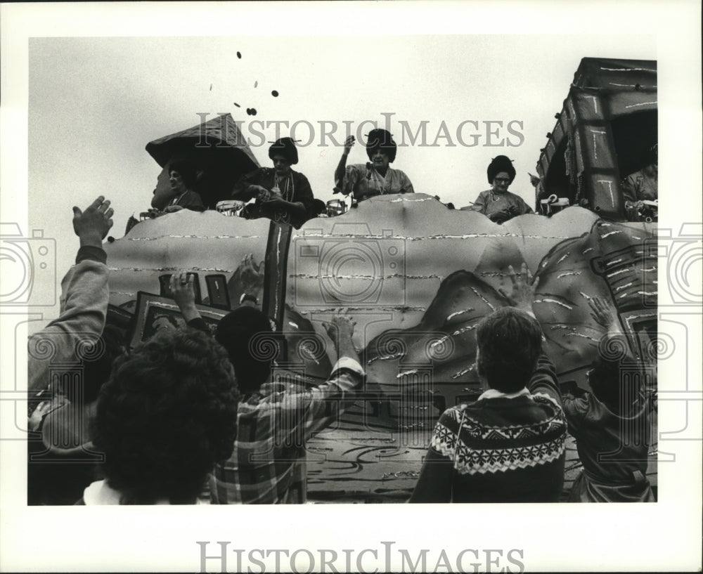 1982 Mardi Gras, Carnival Floats - Historic Images