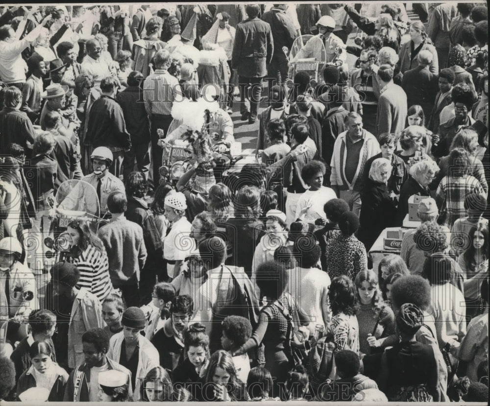 1973 Police, Spectators &amp; Carnival Maskers on New Orleans Canal St. - Historic Images