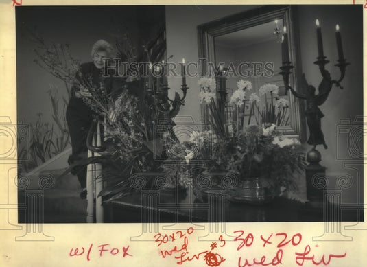 1992 Jane Fox Uses Flowers to Decorate for Mardi Gras in New Orleans - Historic Images