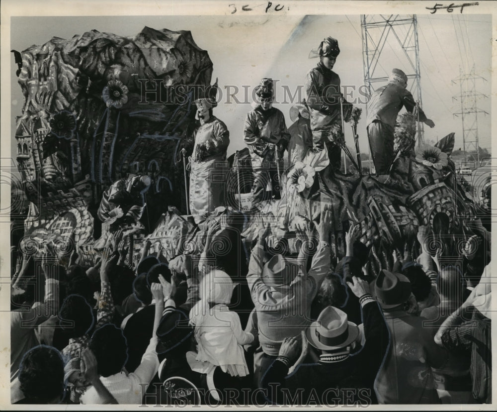 1961 Carnival Float - Historic Images